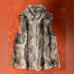 TCEC Women’s Size Medium Brown Tan Animal Print Faux Fur Acrylic Polyester Vest